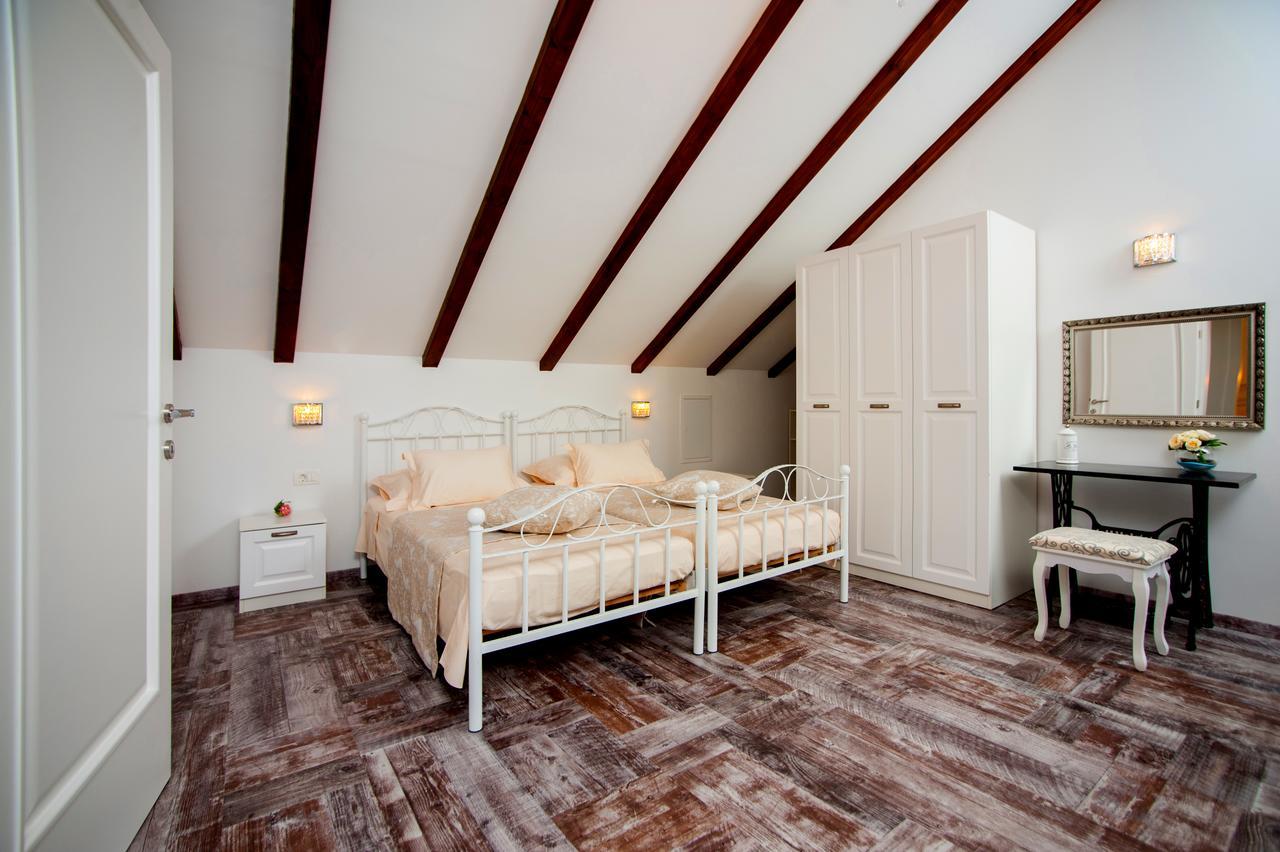 מילנה Luxury Villa Kate - In Lucice Bay With Turquoise Sea, Amazing Seaviews, And Heated Pool מראה חיצוני תמונה