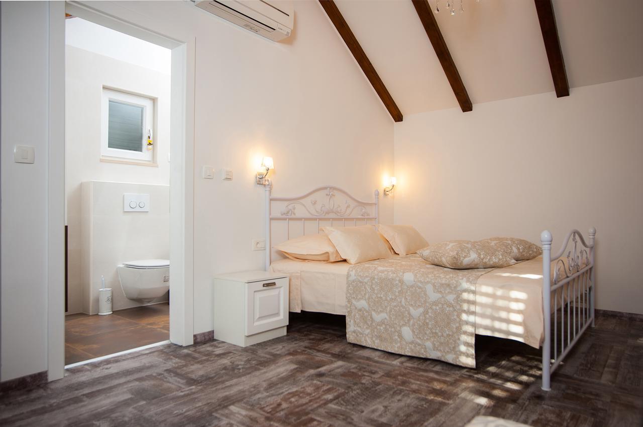 מילנה Luxury Villa Kate - In Lucice Bay With Turquoise Sea, Amazing Seaviews, And Heated Pool מראה חיצוני תמונה