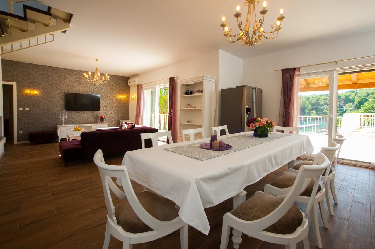 מילנה Luxury Villa Kate - In Lucice Bay With Turquoise Sea, Amazing Seaviews, And Heated Pool מראה חיצוני תמונה