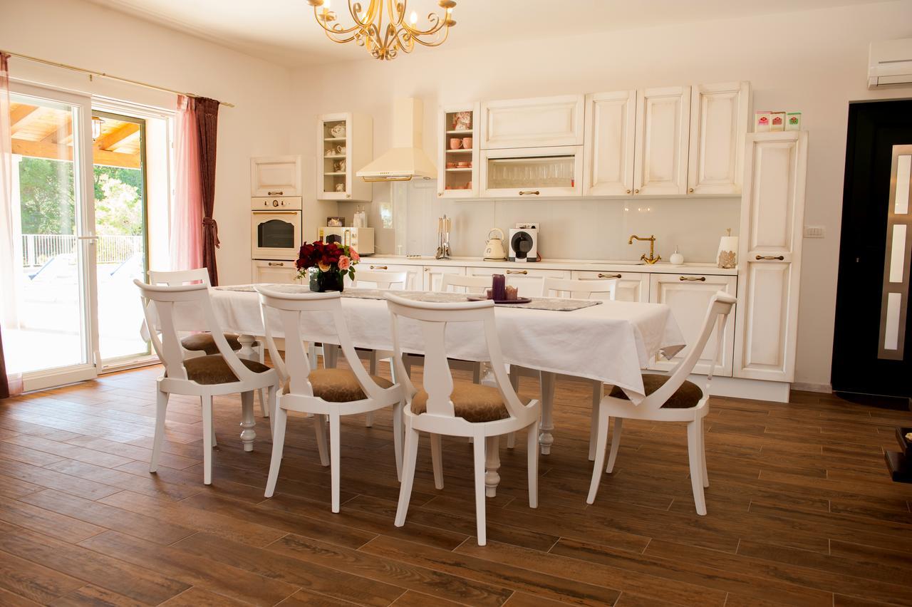 מילנה Luxury Villa Kate - In Lucice Bay With Turquoise Sea, Amazing Seaviews, And Heated Pool מראה חיצוני תמונה