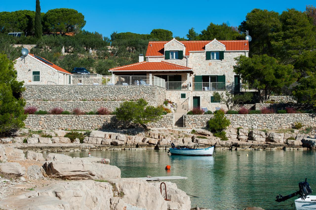 מילנה Luxury Villa Kate - In Lucice Bay With Turquoise Sea, Amazing Seaviews, And Heated Pool מראה חיצוני תמונה