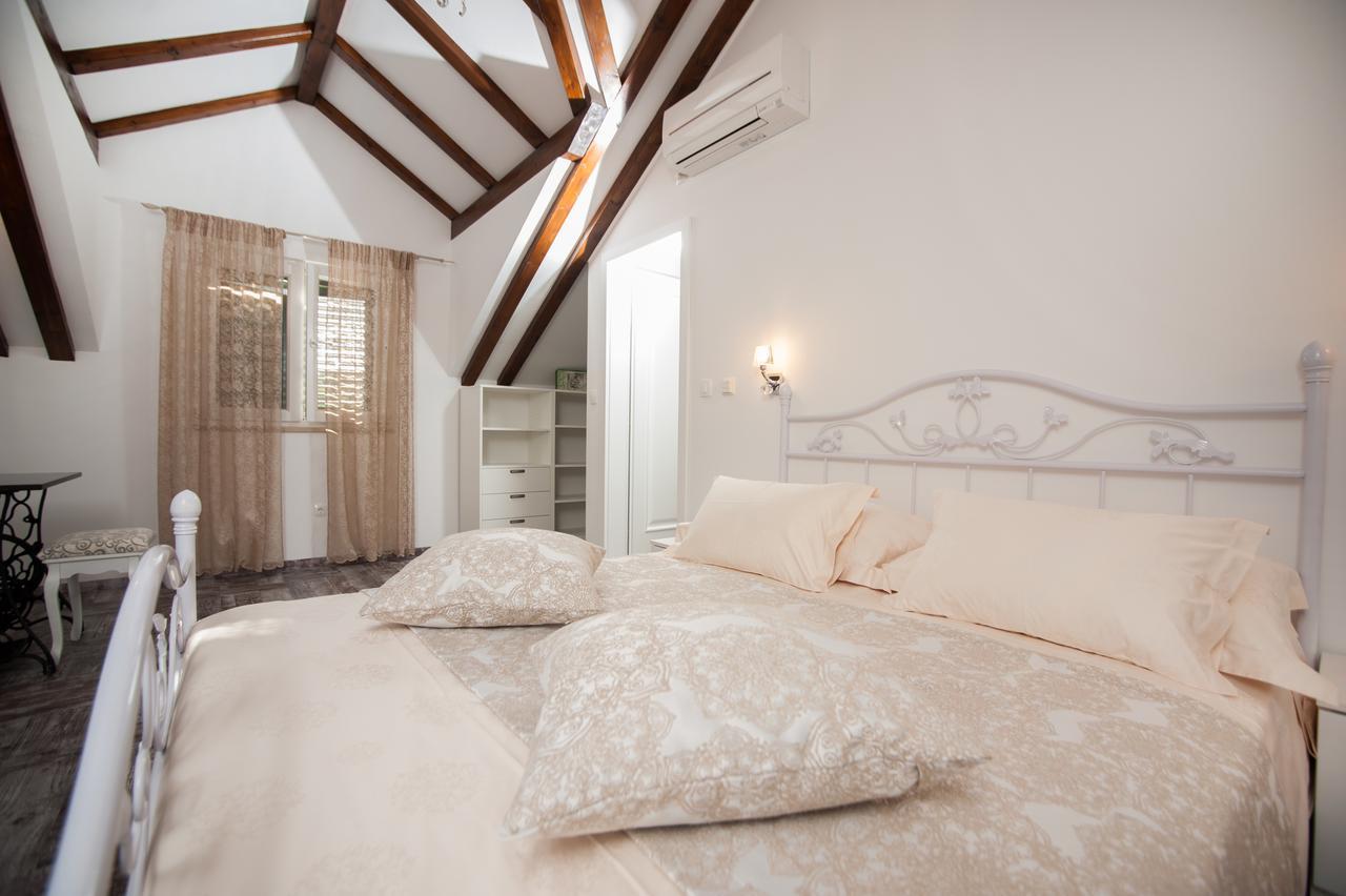מילנה Luxury Villa Kate - In Lucice Bay With Turquoise Sea, Amazing Seaviews, And Heated Pool מראה חיצוני תמונה